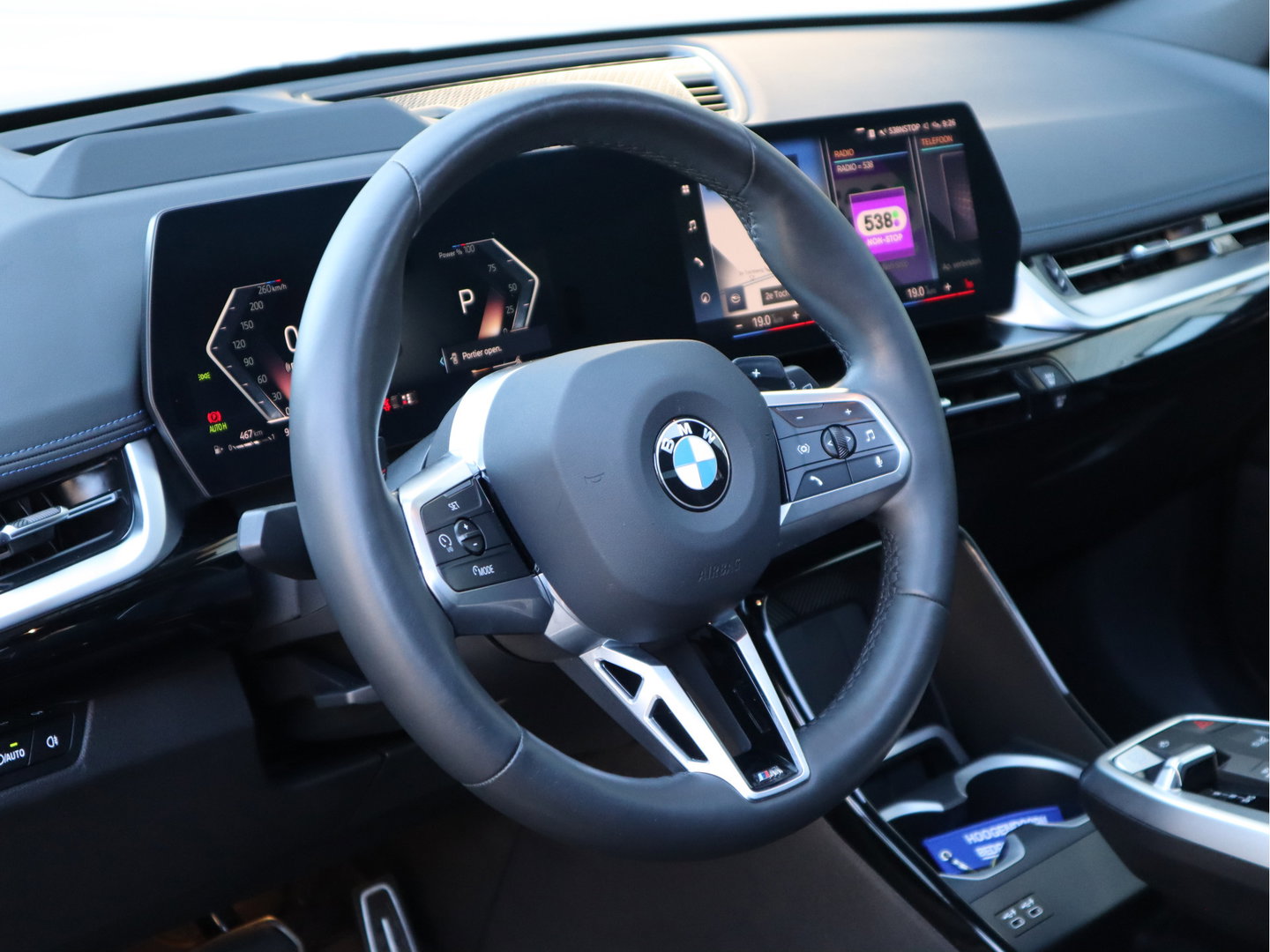 BMW X1 xDrive 23i 204pk 4Cilinder M-Sport - PANO - H&K - Memory - Dealer O.H. - Frozen Grey