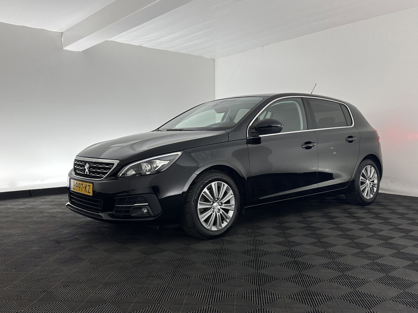 Peugeot 308 1.5 BlueHDi Blue Lease Premium *PANO | NAVI-FULLMAP | CAMERA | SPORTSEATS | DAB | PRIVACY-GLASS | ECC | PDC | CRUISE | TOWBAR | 16''ALU*