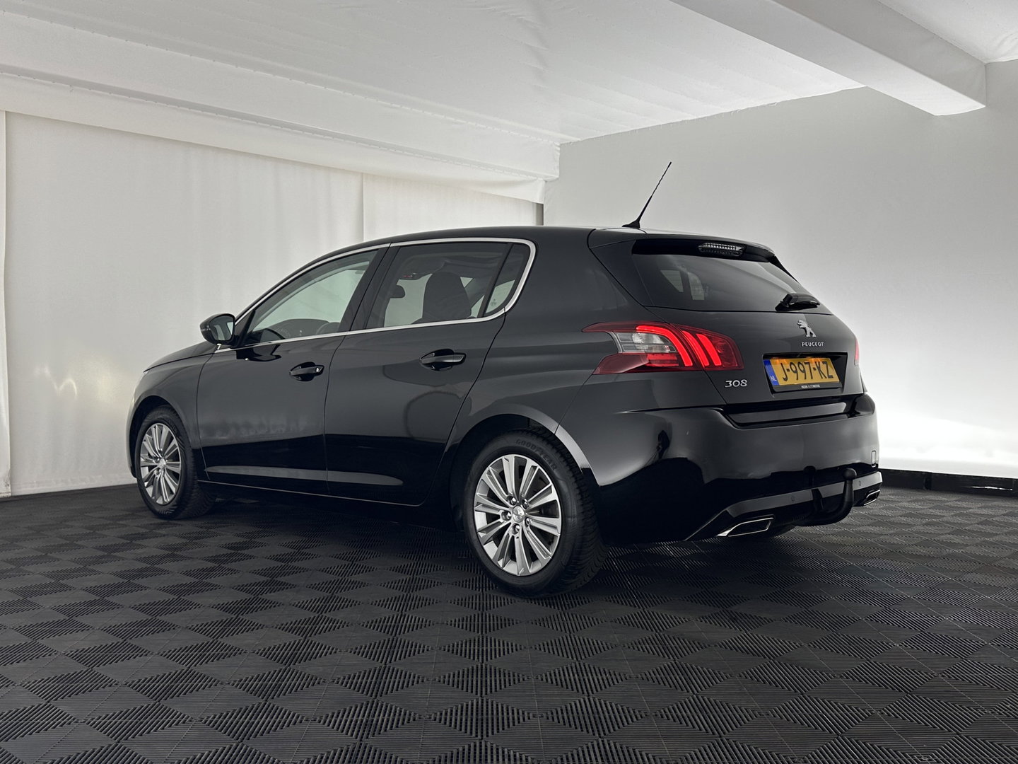 Peugeot 308 1.5 BlueHDi Blue Lease Premium *PANO | NAVI-FULLMAP | CAMERA | SPORTSEATS | DAB | PRIVACY-GLASS | ECC | PDC | CRUISE | TOWBAR | 16''ALU*