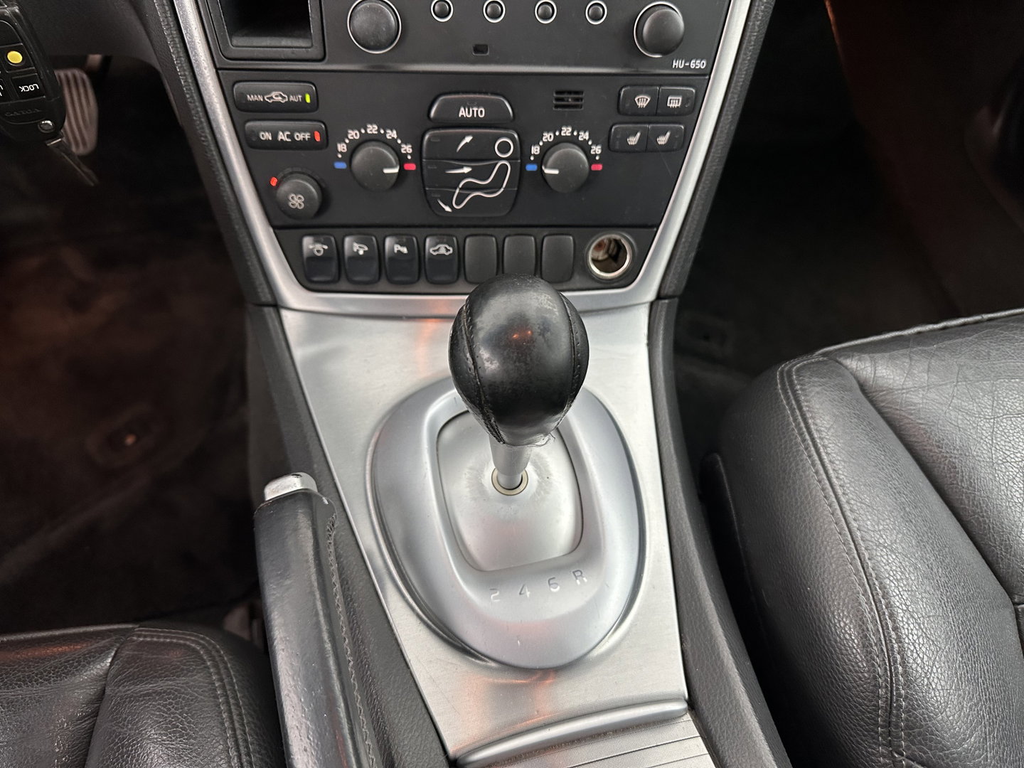 Volvo V70 2.4D Edition Sport *LEATHER | XENON | MEMORY-PACK | NAVI-FULLMAP | HEATED-COMFORTSEATS | ECC | PDC | CRUISE | 17''ALU | TOWBAR*