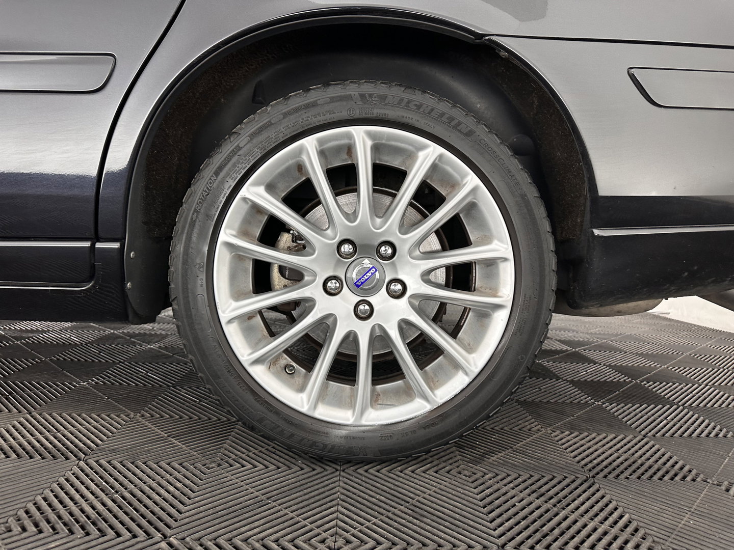 Volvo V70 2.4D Edition Sport *LEATHER | XENON | MEMORY-PACK | NAVI-FULLMAP | HEATED-COMFORTSEATS | ECC | PDC | CRUISE | 17''ALU | TOWBAR*