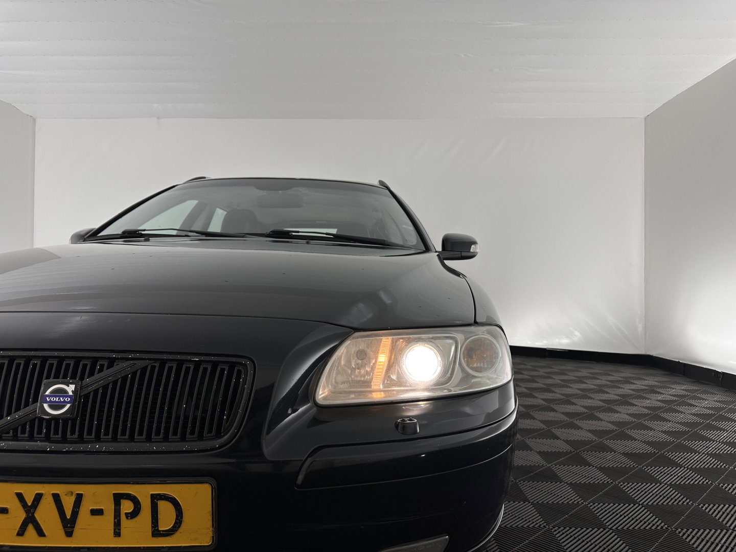 Volvo V70 2.4D Edition Sport *LEATHER | XENON | MEMORY-PACK | NAVI-FULLMAP | HEATED-COMFORTSEATS | ECC | PDC | CRUISE | 17''ALU | TOWBAR*
