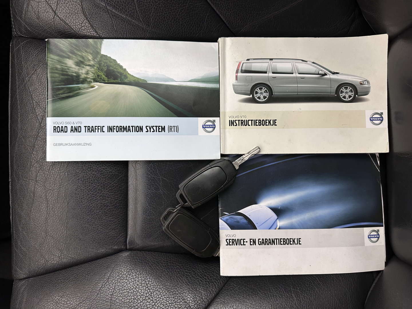 Volvo V70 2.4D Edition Sport *LEATHER | XENON | MEMORY-PACK | NAVI-FULLMAP | HEATED-COMFORTSEATS | ECC | PDC | CRUISE | 17''ALU | TOWBAR*