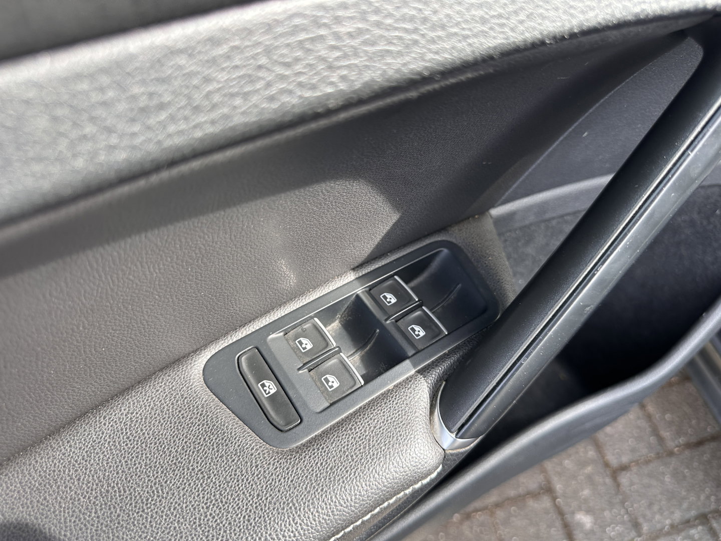 Volkswagen Golf 2.0 TDI GTD | Panorama dak | 18'' Lichtmetaal | Maxton | Cruise control | Lederen bekleding | Dynaudio | DB-riem vervangen bij 201986 KM | stoelverwarming |