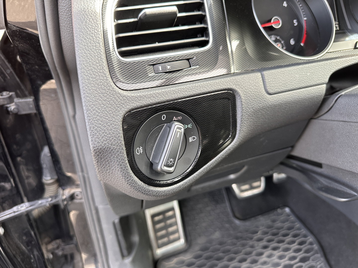 Volkswagen Golf 2.0 TDI GTD | Panorama dak | 18'' Lichtmetaal | Maxton | Cruise control | Lederen bekleding | Dynaudio | DB-riem vervangen bij 201986 KM | stoelverwarming |