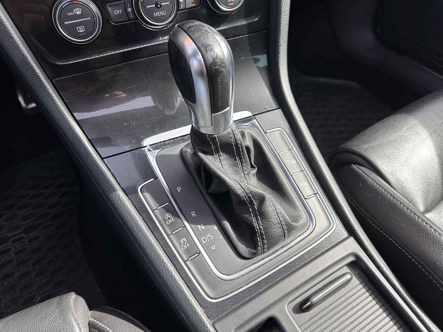 Volkswagen Golf 2.0 TDI GTD | Panorama dak | 18'' Lichtmetaal | Maxton | Cruise control | Lederen bekleding | Dynaudio | DB-riem vervangen bij 201986 KM | stoelverwarming |