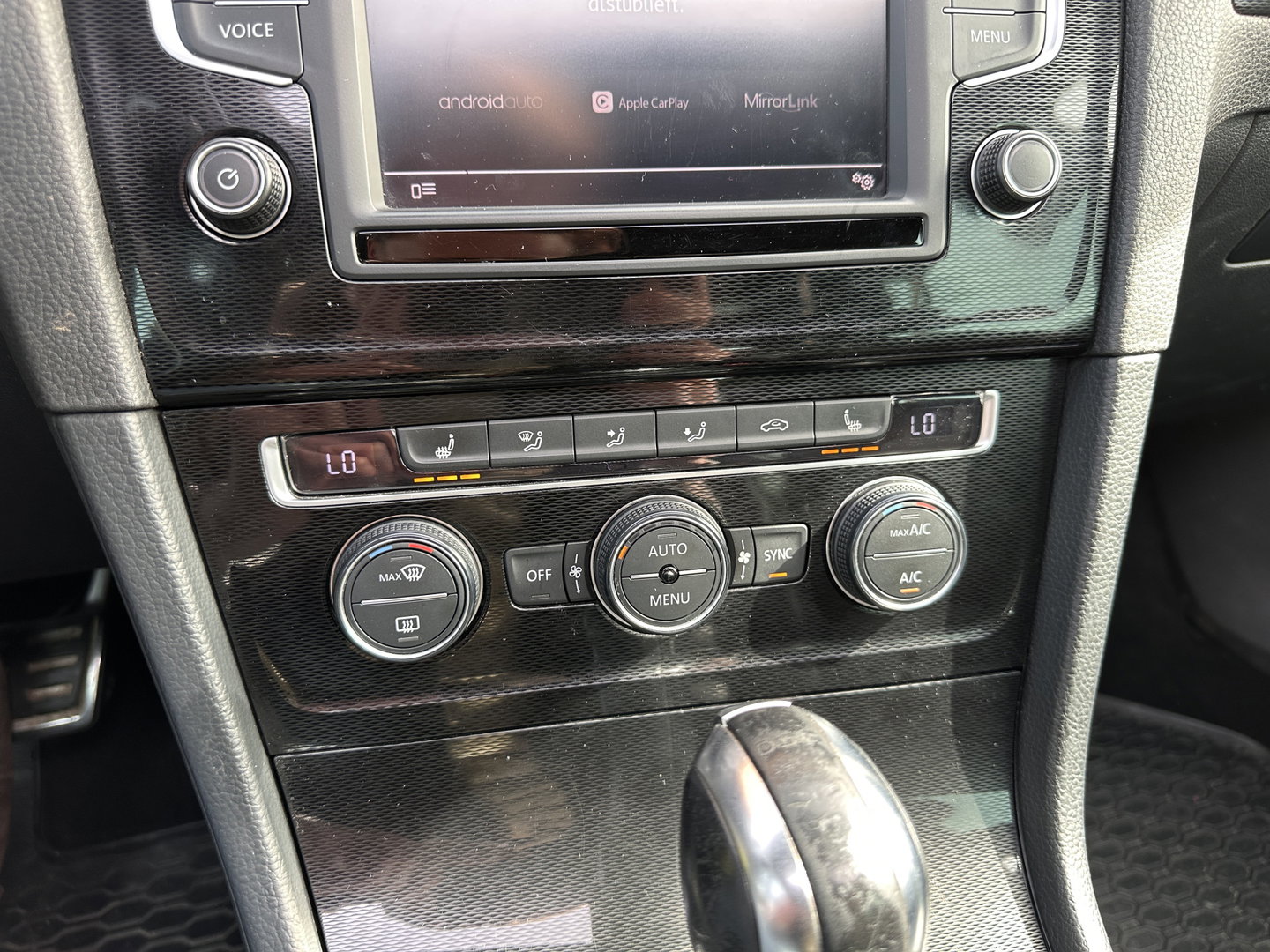 Volkswagen Golf 2.0 TDI GTD | Panorama dak | 18'' Lichtmetaal | Maxton | Cruise control | Lederen bekleding | Dynaudio | DB-riem vervangen bij 201986 KM | stoelverwarming |