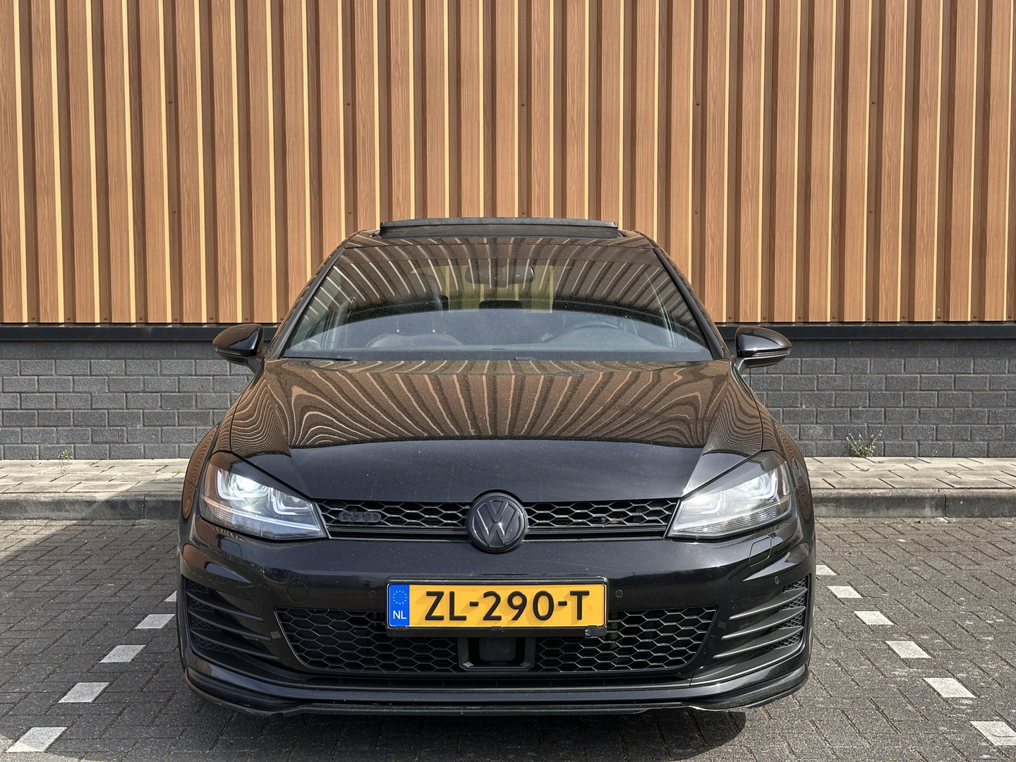 Volkswagen Golf 2.0 TDI GTD | Panorama dak | 18'' Lichtmetaal | Maxton | Cruise control | Lederen bekleding | Dynaudio | DB-riem vervangen bij 201986 KM | stoelverwarming |