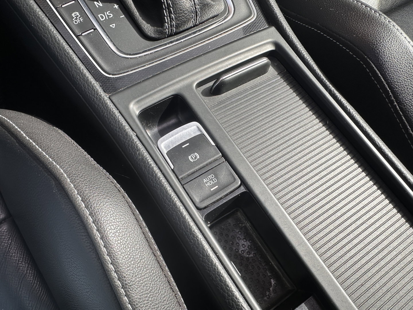 Volkswagen Golf 2.0 TDI GTD | Panorama dak | 18'' Lichtmetaal | Maxton | Cruise control | Lederen bekleding | Dynaudio | DB-riem vervangen bij 201986 KM | stoelverwarming |