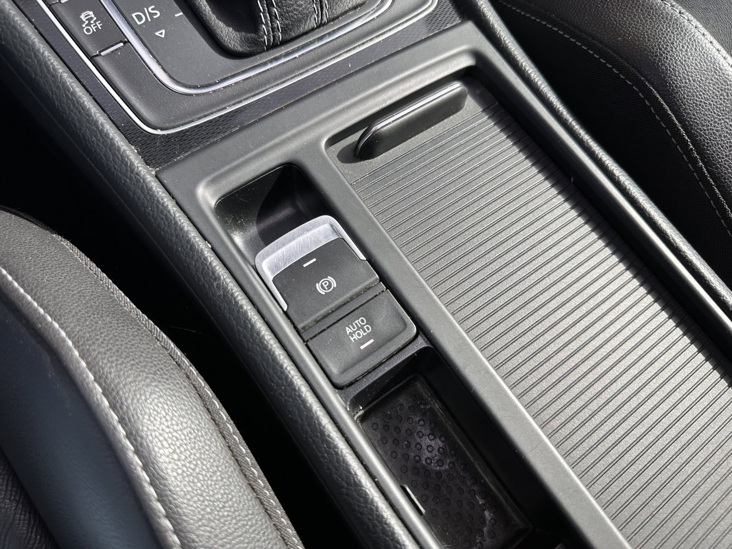 Volkswagen Golf 2.0 TDI GTD | Panorama dak | 18'' Lichtmetaal | Maxton | Cruise control | Lederen bekleding | Dynaudio | DB-riem vervangen bij 201986 KM | stoelverwarming |