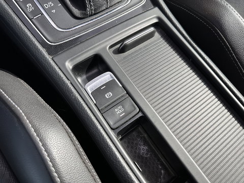 Volkswagen Golf 2.0 TDI GTD | Panorama dak | 18'' Lichtmetaal | Maxton | Cruise control | Lederen bekleding | Dynaudio | DB-riem vervangen bij 201986 KM | stoelverwarming |