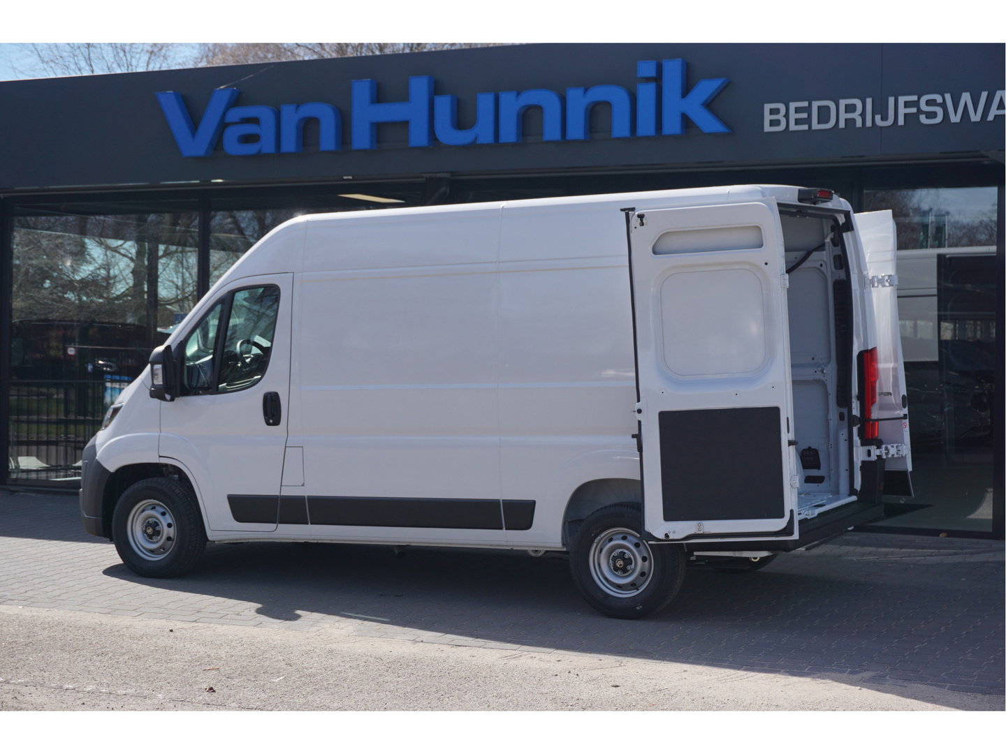 Citroën Jumper 35 2.2 140PK L2H2 BPM VRIJ!! 10" Navi, Clima, Camera, 270º Deur!! NR. J221*