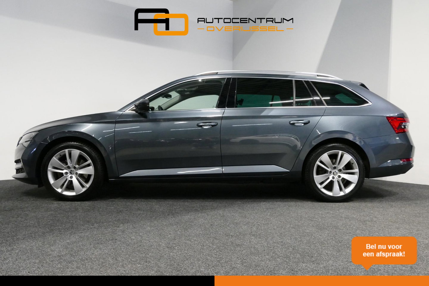 Škoda Superb Combi 1.4 TSI iV Business Edition / Elektr. verstelbare voorstoelen (links met memory) / Canton Sound System / Stoelverwarming voor & achter / Stuurwiel verwarming / Apple Carplay - Android Auto / Trekhaak (zwenkbaar) / Achteruitrijcamera / Dodehoek detec
