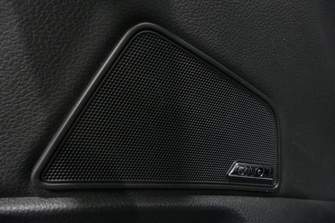 Škoda Superb Combi 1.4 TSI iV Business Edition / Elektr. verstelbare voorstoelen (links met memory) / Canton Sound System / Stoelverwarming voor & achter / Stuurwiel verwarming / Apple Carplay - Android Auto / Trekhaak (zwenkbaar) / Achteruitrijcamera / Dodehoek detec