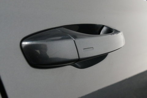 Škoda Superb Combi 1.4 TSI iV Business Edition / Elektr. verstelbare voorstoelen (links met memory) / Canton Sound System / Stoelverwarming voor & achter / Stuurwiel verwarming / Apple Carplay - Android Auto / Trekhaak (zwenkbaar) / Achteruitrijcamera / Dodehoek detec