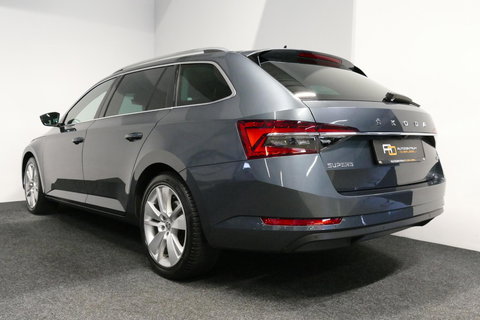 Škoda Superb Combi 1.4 TSI iV Business Edition / Elektr. verstelbare voorstoelen (links met memory) / Canton Sound System / Stoelverwarming voor & achter / Stuurwiel verwarming / Apple Carplay - Android Auto / Trekhaak (zwenkbaar) / Achteruitrijcamera / Dodehoek detec