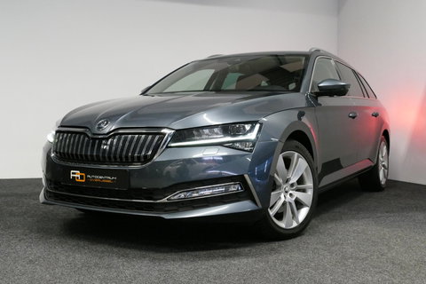Škoda Superb Combi 1.4 TSI iV Business Edition / Elektr. verstelbare voorstoelen (links met memory) / Canton Sound System / Stoelverwarming voor & achter / Stuurwiel verwarming / Apple Carplay - Android Auto / Trekhaak (zwenkbaar) / Achteruitrijcamera / Dodehoek detec