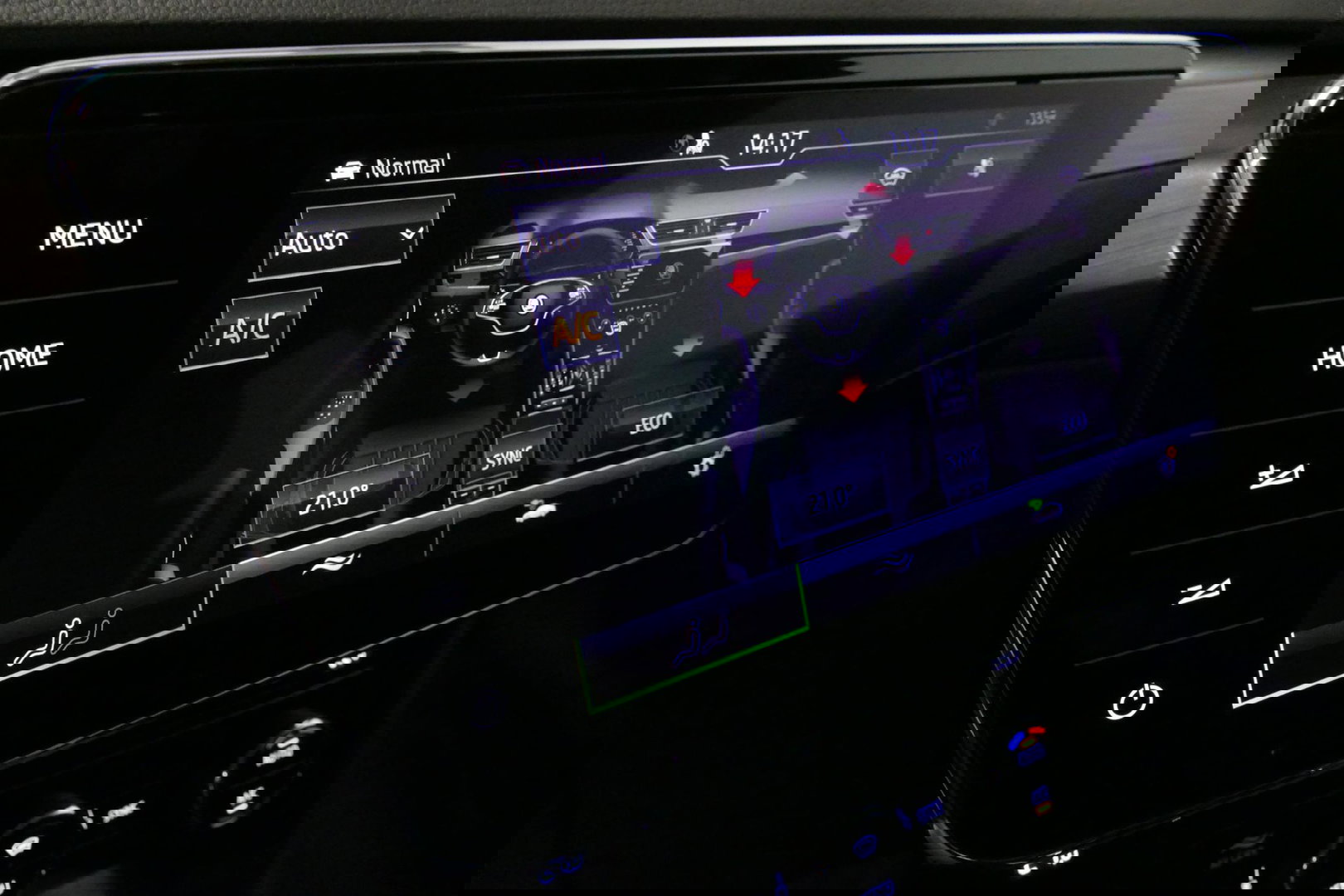 Škoda Superb Combi 1.4 TSI iV Business Edition / Elektr. verstelbare voorstoelen (links met memory) / Canton Sound System / Stoelverwarming voor & achter / Stuurwiel verwarming / Apple Carplay - Android Auto / Trekhaak (zwenkbaar) / Achteruitrijcamera / Dodehoek detec