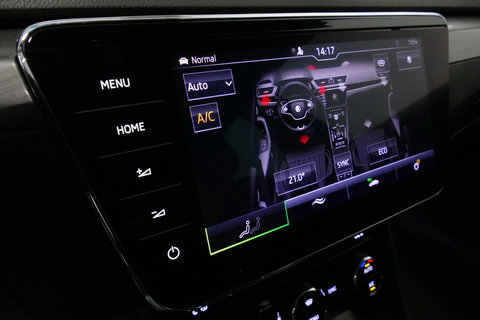 Škoda Superb Combi 1.4 TSI iV Business Edition / Elektr. verstelbare voorstoelen (links met memory) / Canton Sound System / Stoelverwarming voor & achter / Stuurwiel verwarming / Apple Carplay - Android Auto / Trekhaak (zwenkbaar) / Achteruitrijcamera / Dodehoek detec