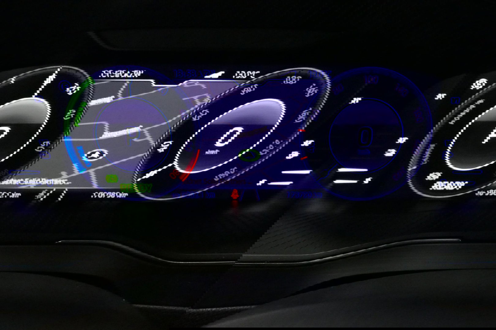Škoda Superb Combi 1.4 TSI iV Business Edition / Elektr. verstelbare voorstoelen (links met memory) / Canton Sound System / Stoelverwarming voor & achter / Stuurwiel verwarming / Apple Carplay - Android Auto / Trekhaak (zwenkbaar) / Achteruitrijcamera / Dodehoek detec