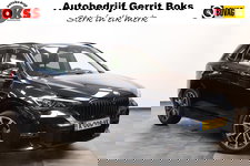 BMW X1 - sDrive20i High Executive M-sport Panoramadak PDC Trekhaak NAP Head-Up