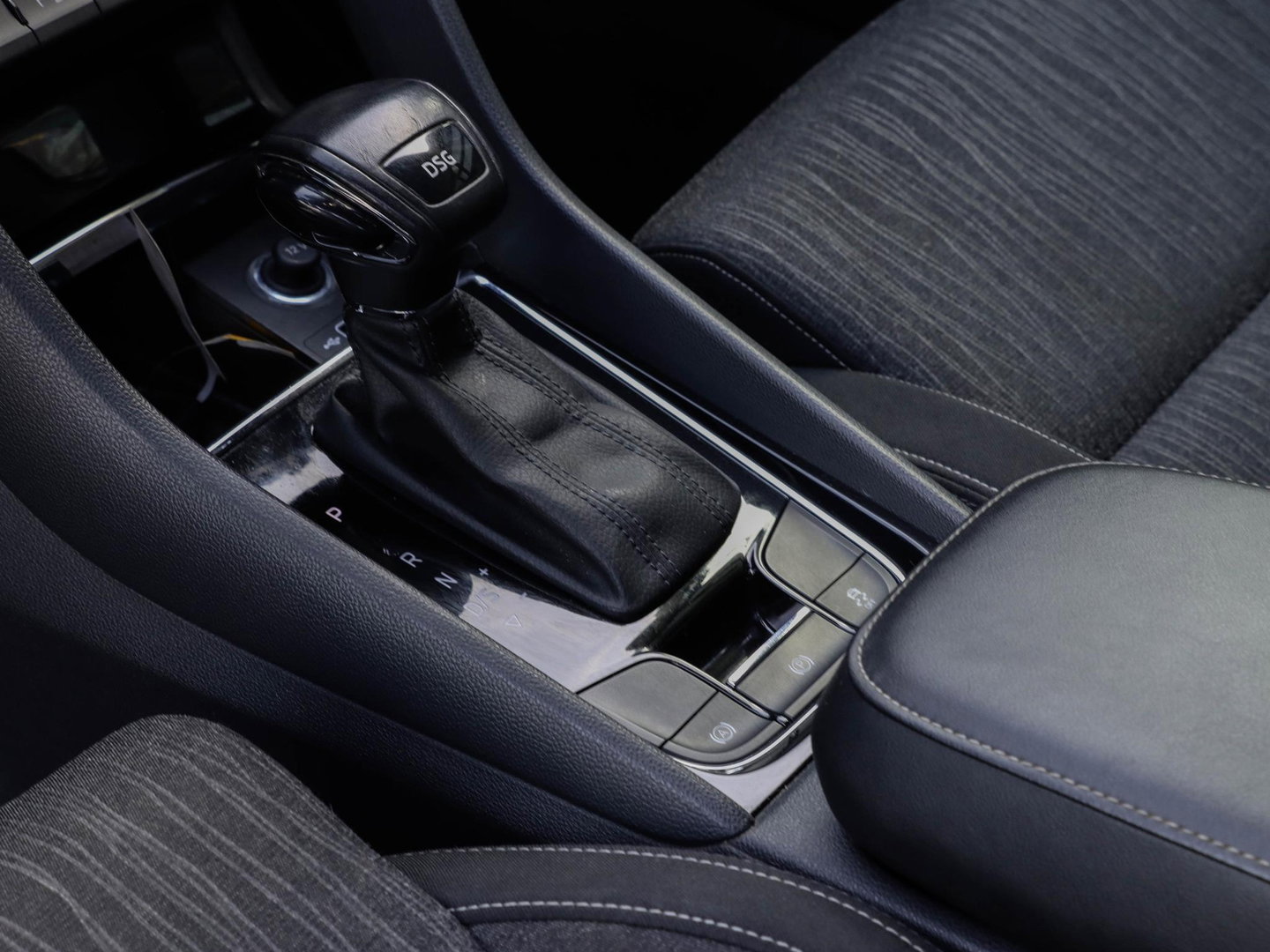 Škoda Karoq 1.5 TSI ACT Style DSG 150pk Navigatie Camera 17'' velgen