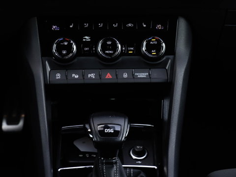 Škoda Karoq 1.5 TSI ACT Sportline DSG Adaptive Cruise Camera 32.390km!