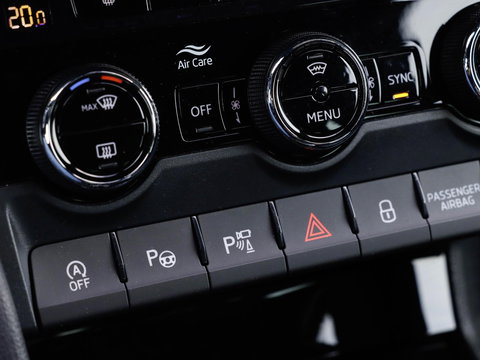 Škoda Karoq 1.5 TSI ACT Sportline DSG Adaptive Cruise Camera 32.390km!