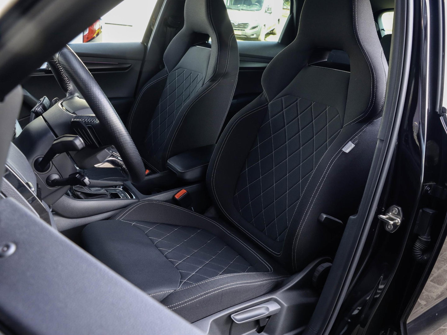 Škoda Karoq 1.5 TSI ACT Sportline DSG Adaptive Cruise Camera 32.390km!