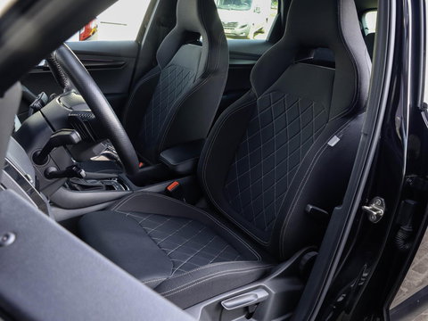 Škoda Karoq 1.5 TSI ACT Sportline DSG Adaptive Cruise Camera 32.390km!