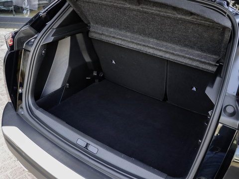 Peugeot 2008 1.2 Hybrid 136 Allure