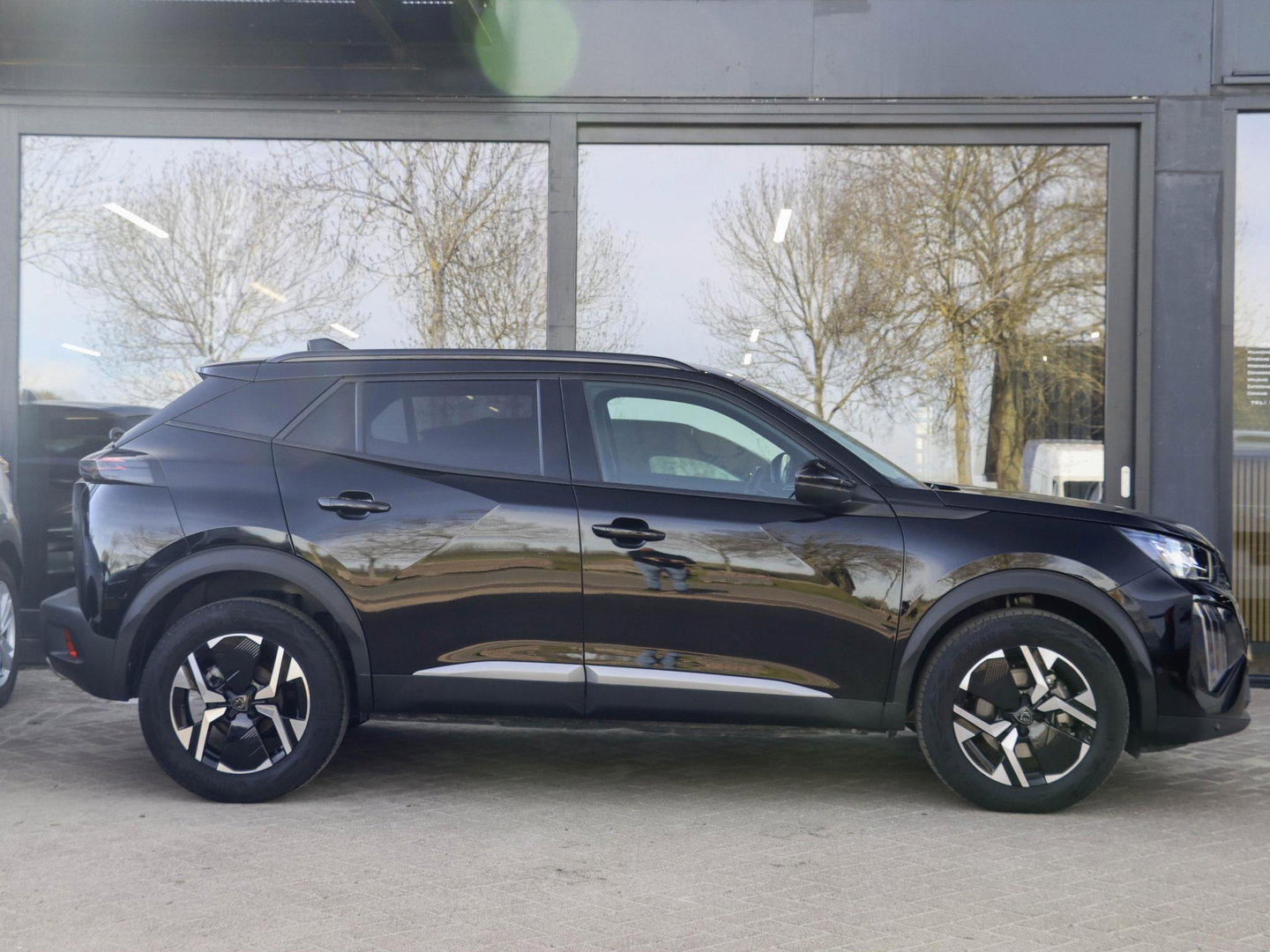 Peugeot 2008 1.2 Hybrid 136 Allure