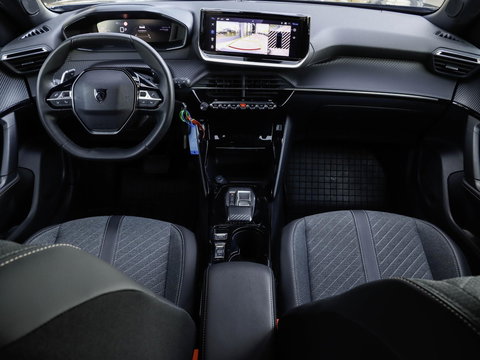 Peugeot 2008 1.2 Hybrid 136 Allure