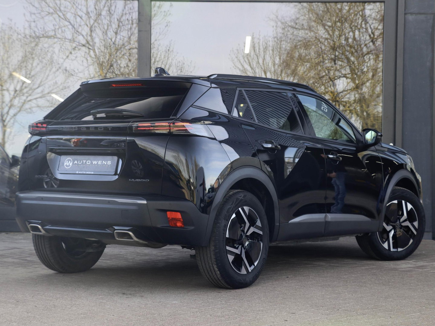 Peugeot 2008 1.2 Hybrid 136 Allure