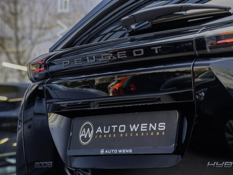 Peugeot 2008 1.2 Hybrid 136 Allure