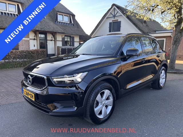 Volvo XC40 - 1.5 T2 Momentum Core TREKHAAK / STUUR+STOELVERWARMING / CARPLAY / CRUISE