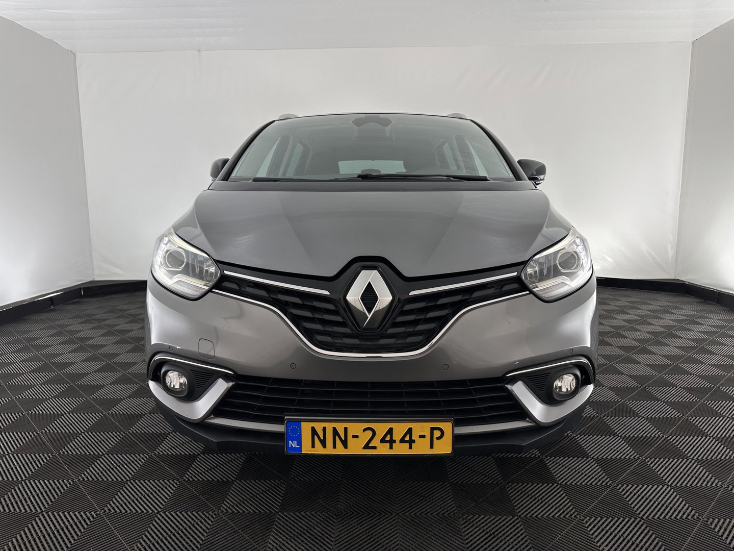 Renault Grand Scénic 1.2 TCe Intens [ 7-Pers. ] *LEATHER-FABRIC | BLINDSPOT | DIGI-COCKPIT | DAB | KEYLESS | CAMERA | NAVI-FULLMAP | PRIVACY-GLASS | ECC | PDC | 20''ALU | TOWBAR*