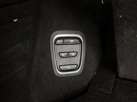 Renault Grand Scénic 1.2 TCe Intens [ 7-Pers. ] *LEATHER-FABRIC | BLINDSPOT | DIGI-COCKPIT | DAB | KEYLESS | CAMERA | NAVI-FULLMAP | PRIVACY-GLASS | ECC | PDC | 20''ALU | TOWBAR*