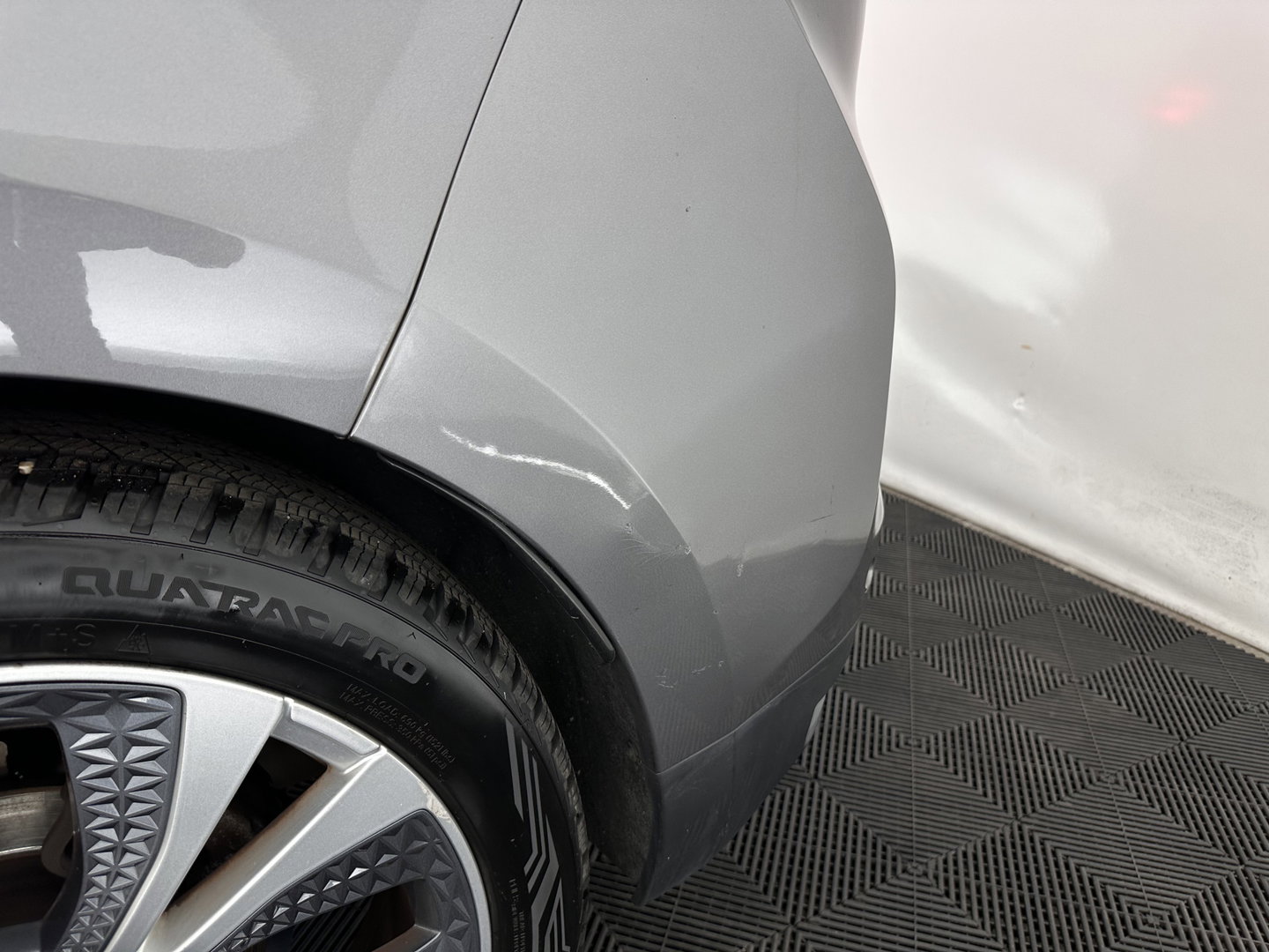 Renault Grand Scénic 1.2 TCe Intens [ 7-Pers. ] *LEATHER-FABRIC | BLINDSPOT | DIGI-COCKPIT | DAB | KEYLESS | CAMERA | NAVI-FULLMAP | PRIVACY-GLASS | ECC | PDC | 20''ALU | TOWBAR*