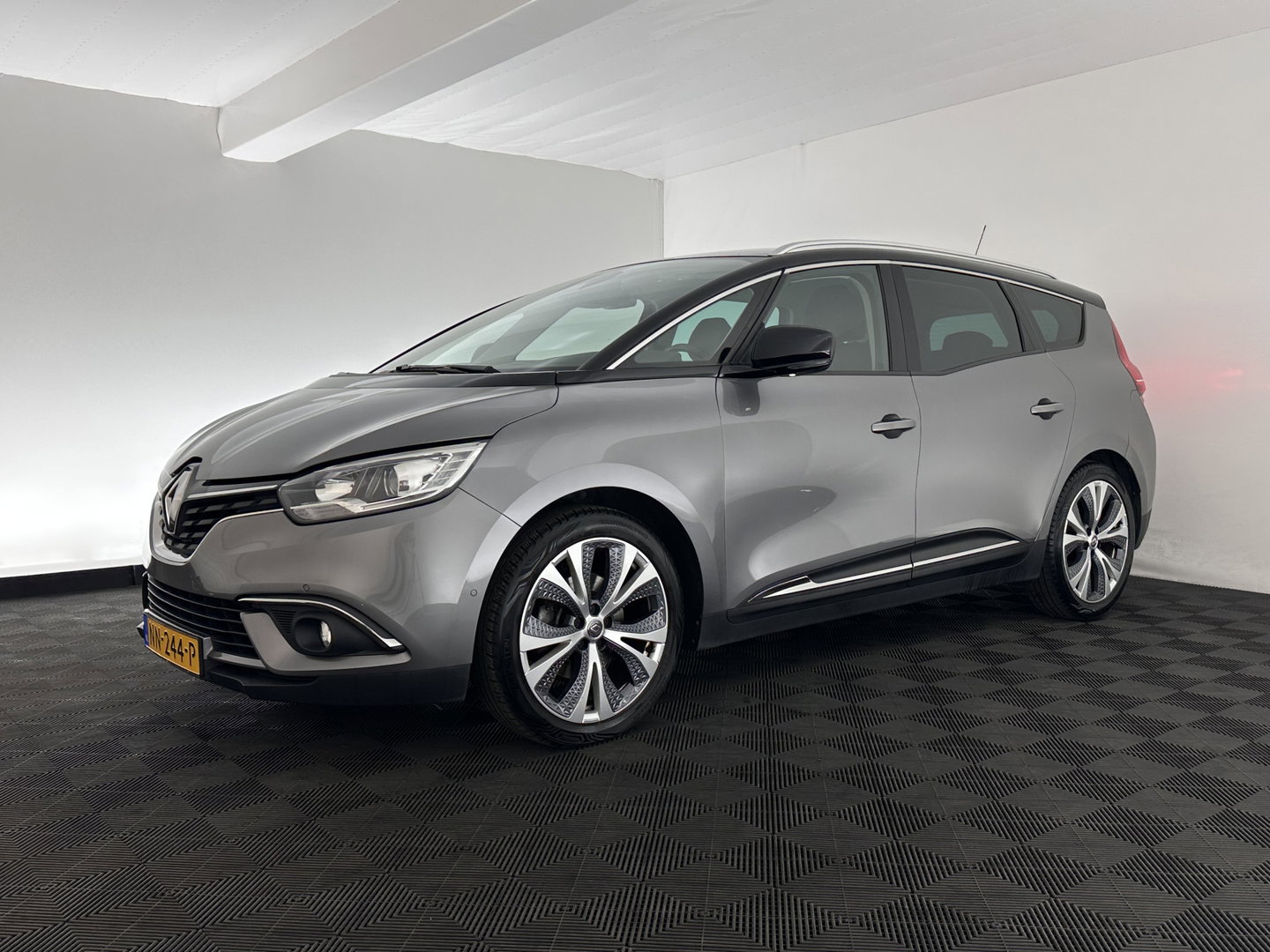 Renault Grand Scénic 1.2 TCe Intens [ 7-Pers. ] *LEATHER-FABRIC | BLINDSPOT | DIGI-COCKPIT | DAB | KEYLESS | CAMERA | NAVI-FULLMAP | PRIVACY-GLASS | ECC | PDC | 20''ALU | TOWBAR*