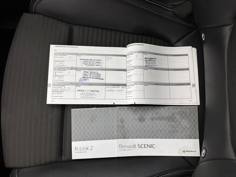 Renault Grand Scénic 1.2 TCe Intens [ 7-Pers. ] *LEATHER-FABRIC | BLINDSPOT | DIGI-COCKPIT | DAB | KEYLESS | CAMERA | NAVI-FULLMAP | PRIVACY-GLASS | ECC | PDC | 20''ALU | TOWBAR*