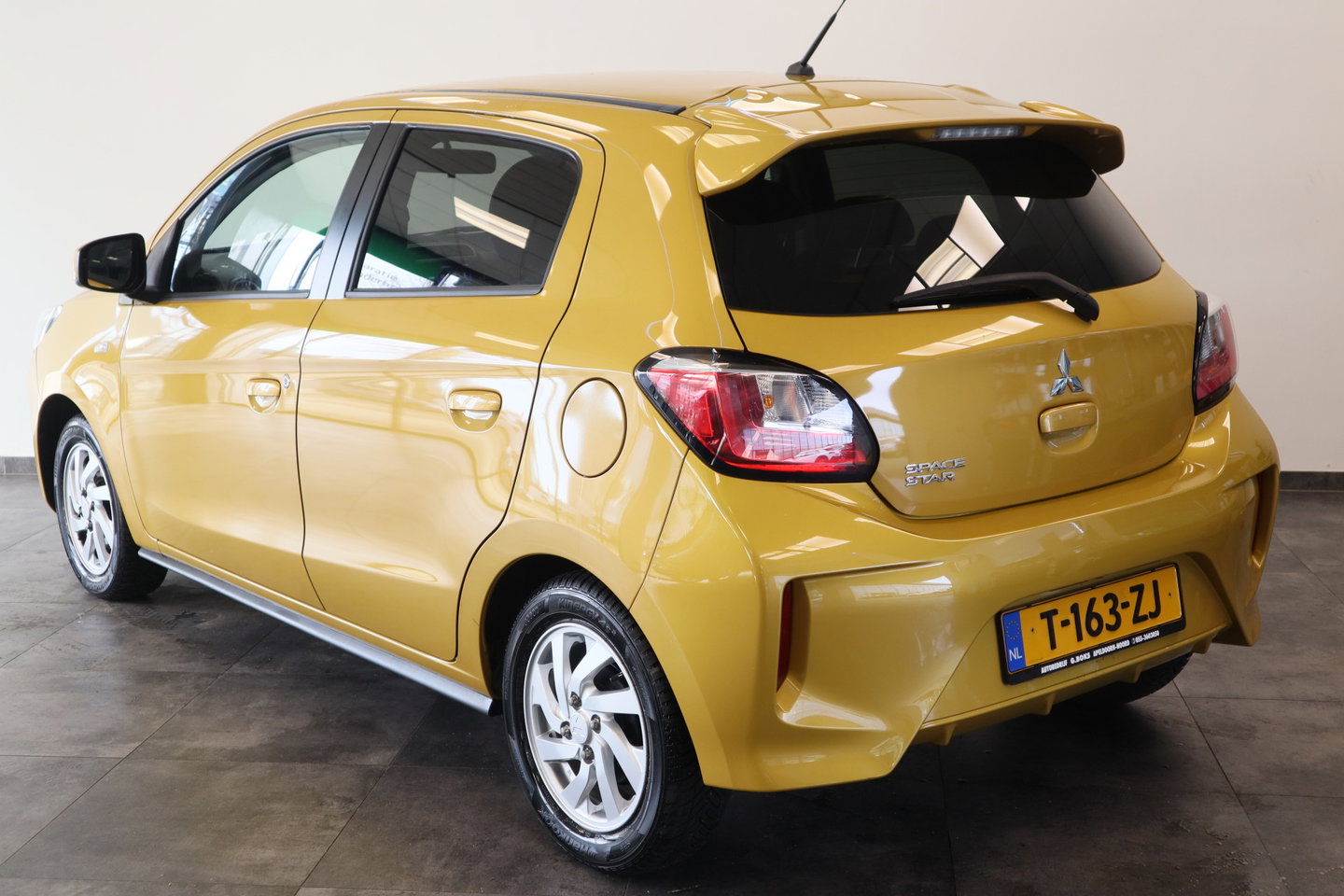 Mitsubishi Space Star 1.2 Dynamic Automaat Camera Apple Carplay Android Auto 24 Maanden garantie* (Vraag naar de voorwaarden)