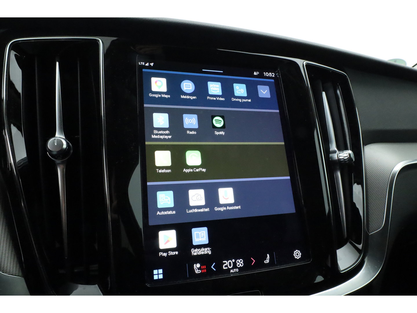 Volvo V60 2.0 T6 Plug-in hybrid AWD Plus Dark | Stoel 4 & Stuur Verwarming | achteruitrijcamera | Memory | 19" |