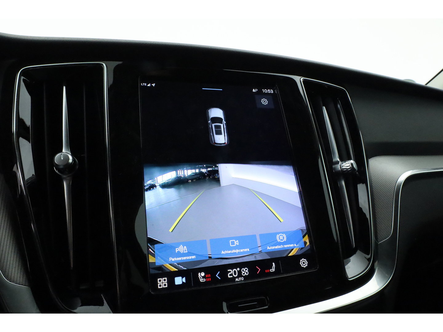 Volvo V60 2.0 T6 Plug-in hybrid AWD Plus Dark | Stoel 4 & Stuur Verwarming | achteruitrijcamera | Memory | 19" |