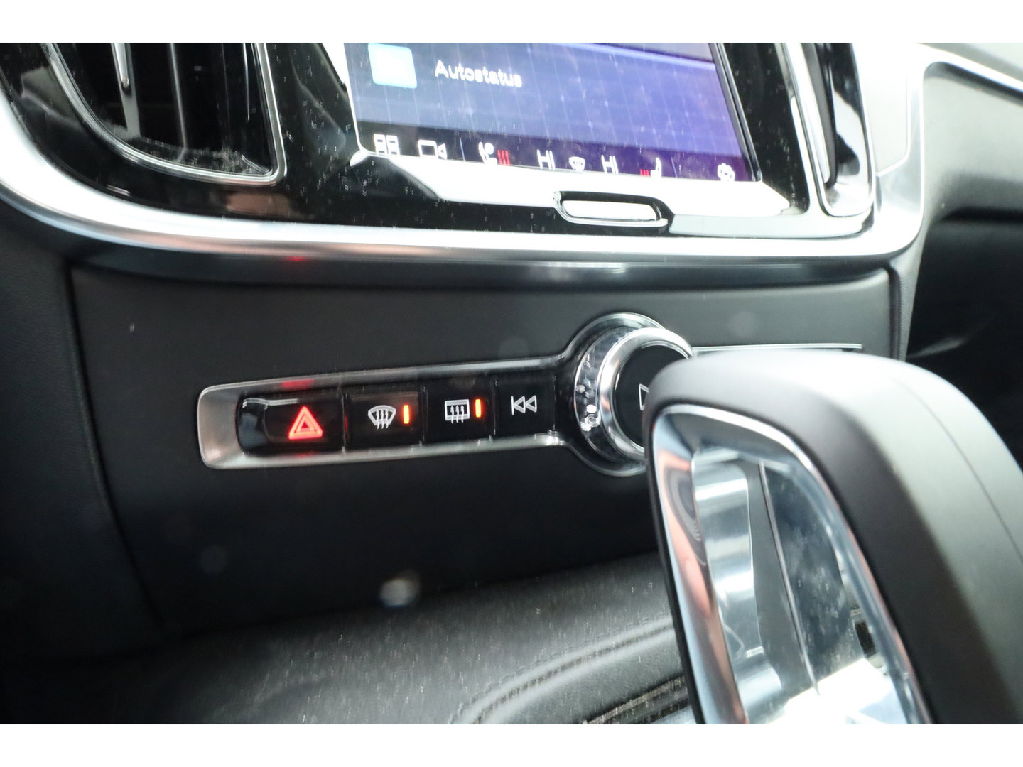 Volvo V60 2.0 T6 Plug-in hybrid AWD Plus Dark | Stoel 4 & Stuur Verwarming | achteruitrijcamera | Memory | 19" |