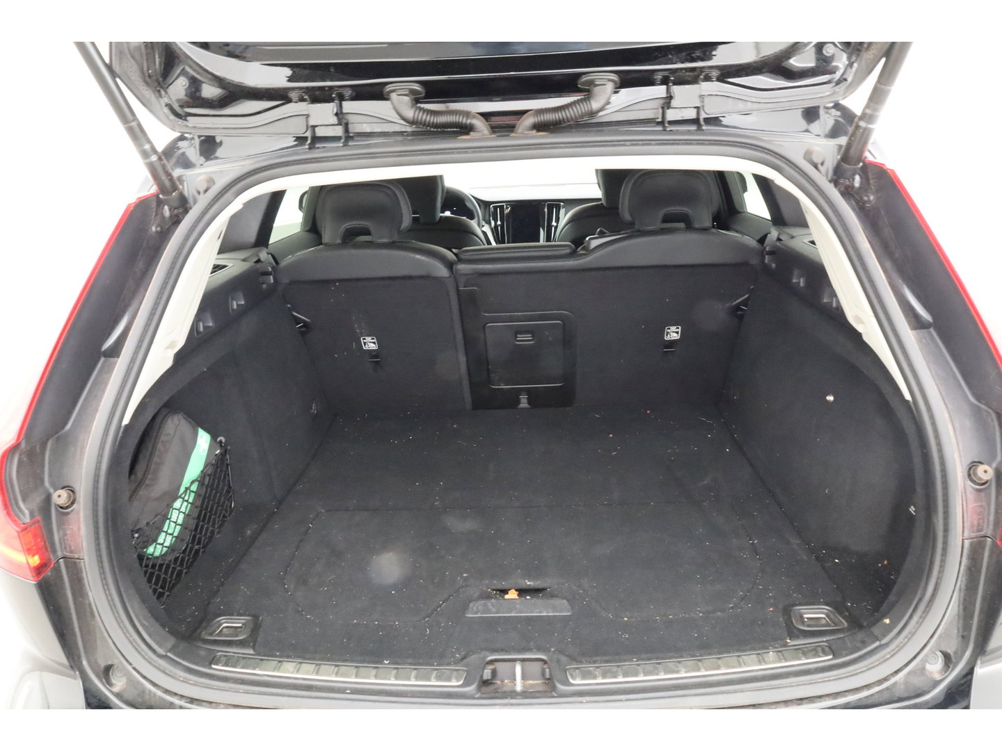 Volvo V60 2.0 T6 Plug-in hybrid AWD Plus Dark | Stoel 4 & Stuur Verwarming | achteruitrijcamera | Memory | 19" |