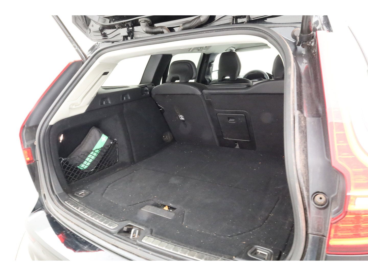 Volvo V60 2.0 T6 Plug-in hybrid AWD Plus Dark | Stoel 4 & Stuur Verwarming | achteruitrijcamera | Memory | 19" |