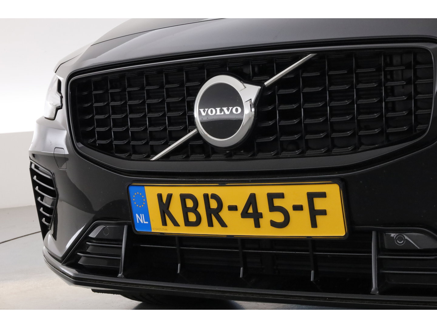Volvo V60 2.0 T6 Plug-in hybrid AWD Plus Dark | Stoel 4 & Stuur Verwarming | achteruitrijcamera | Memory | 19" |