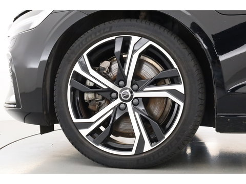 Volvo V60 2.0 T6 Plug-in hybrid AWD Plus Dark | Stoel 4 & Stuur Verwarming | achteruitrijcamera | Memory | 19" |