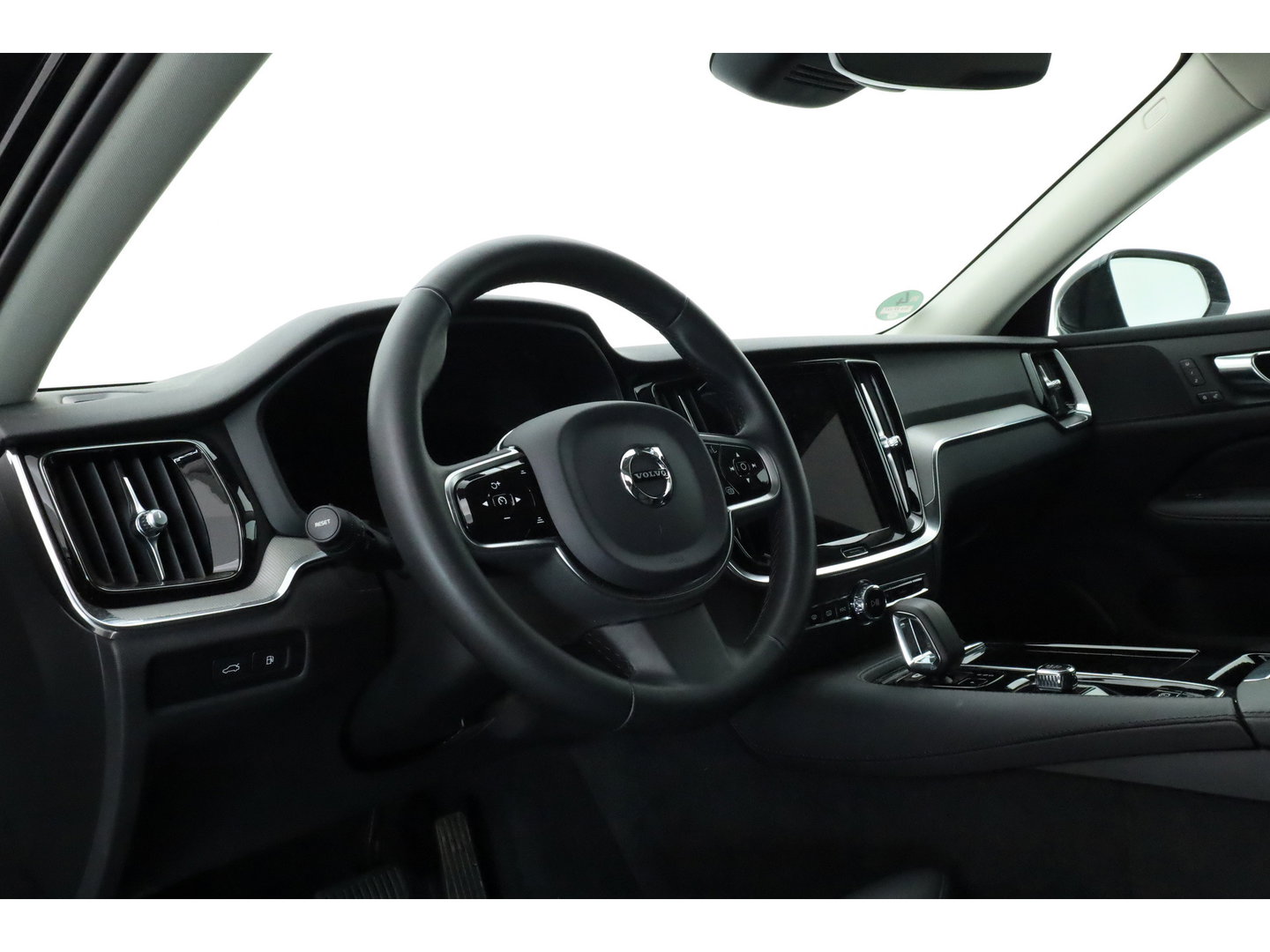 Volvo V60 2.0 T6 Plug-in hybrid AWD Plus Dark | Stoel 4 & Stuur Verwarming | achteruitrijcamera | Memory | 19" |